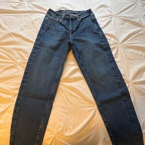 American Eagle Mom Jeans Size 2